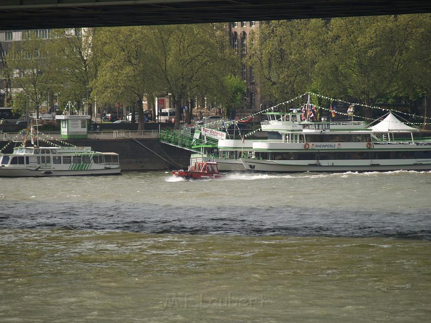 Uebungsfahrt Loeschboot und Ursula P66.JPG